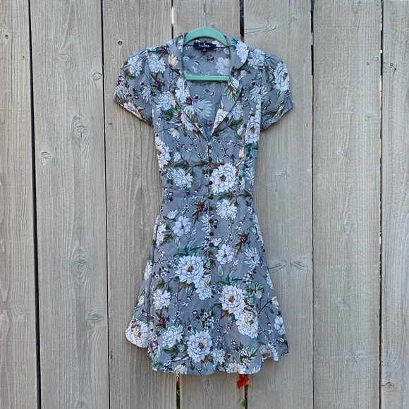 Lulu's Dresses & Skirts - Lulu’s floral dress with pockets